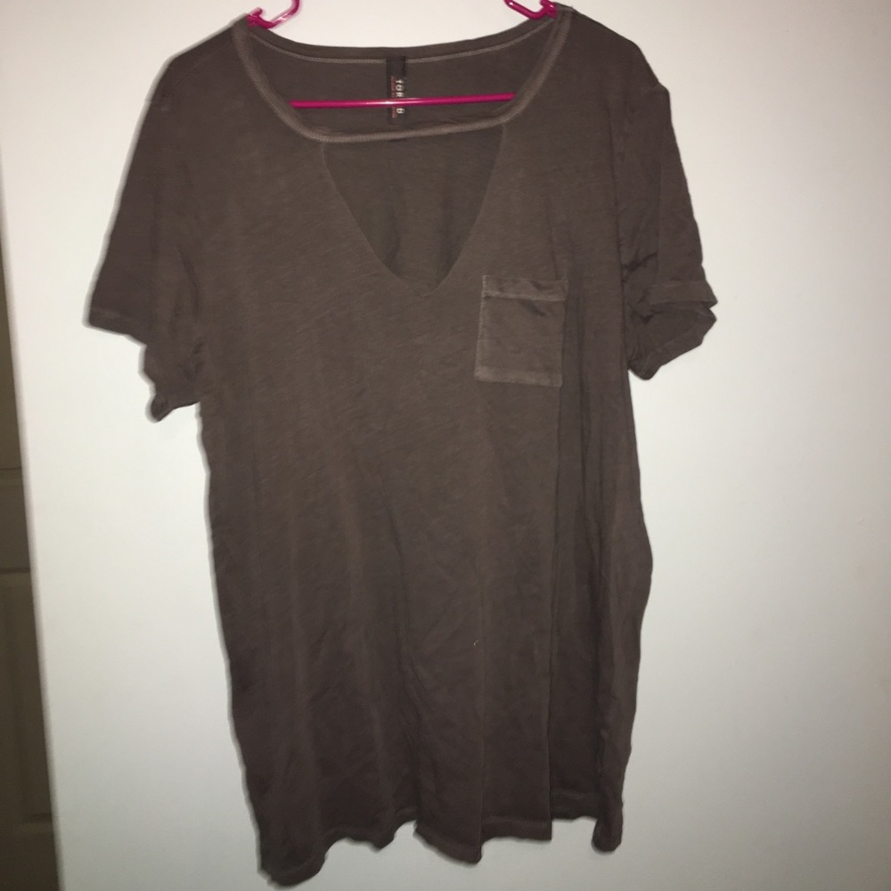 Torrid Short Sleeve Cut V-neck 💐
